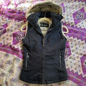 Nomads Black Women's Vest with Faux Fur Hood